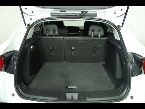 Used 2024 Chevrolet Trax LT w/ Driver Confidence Package image 12