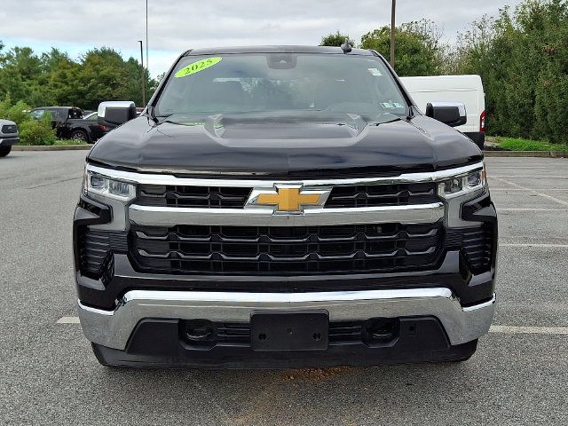 Used 2025 Chevrolet Silverado 1500 LT AWD/4WD image 2