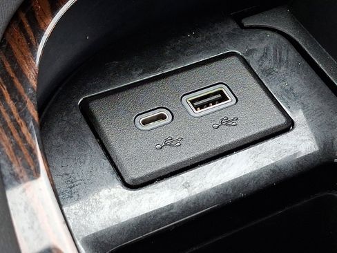 Certified 2023 Cadillac Escalade ESV Premium Luxury image 36