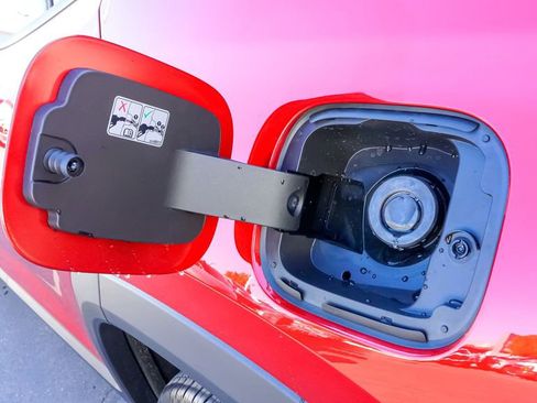 Used 2025 GMC Terrain Elevation image 12