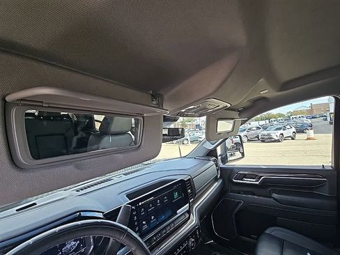 Used 2024 Chevrolet Silverado 2500 LT w/ Convenience Package image 29