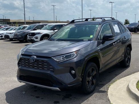 Used 2019 Toyota RAV4 XSE AWD/4WD image 3