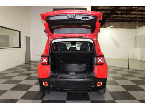 Used 2020 Jeep Renegade Sport image 18