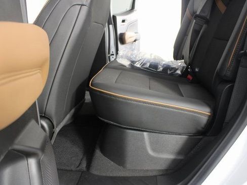 New 2026 GMC Canyon AT4 w/ Off-Road Front Bumper Package image 16