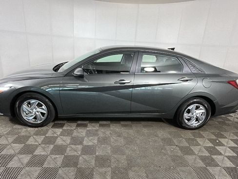 Certified 2024 Hyundai Elantra SE FWD image 7