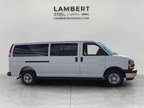 Used 2025 Chevrolet Express 3500 LT w/ LT Preferred Equipment Group RWD image 5