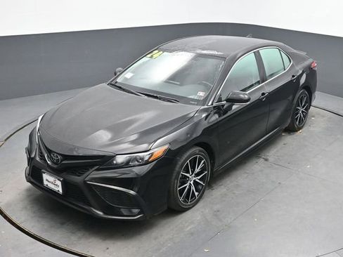 Used 2024 Toyota Camry SE image 26