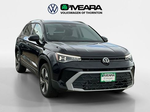 New 2025 Volkswagen Taos SE image 7