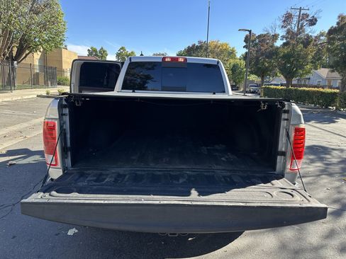Used 2018 RAM 1500 Laramie w/ Convenience Group image 15