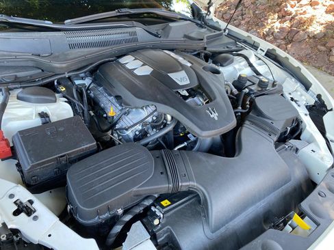 Used 2019 Maserati Ghibli RWD image 11