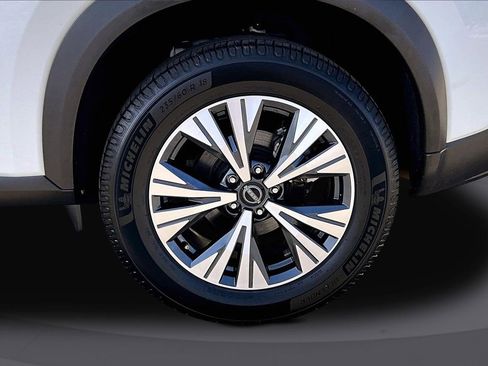 Used 2023 Nissan Rogue SV image 33