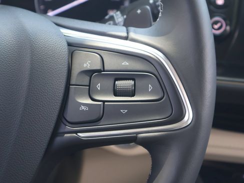 Used 2021 Buick Envision Essence FWD image 20