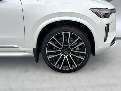 New 2026 Volvo XC90 B6 Plus w/ Protection Package AWD/4WD image 12