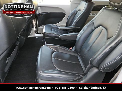 Used 2023 Chrysler Pacifica Touring-L FWD image 26
