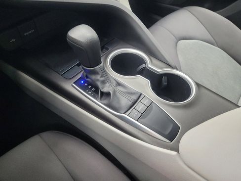 Used 2022 Toyota Camry LE image 26