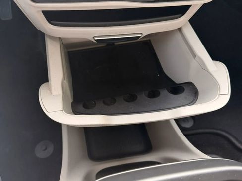 Used 2019 Chrysler Pacifica Touring-L image 19