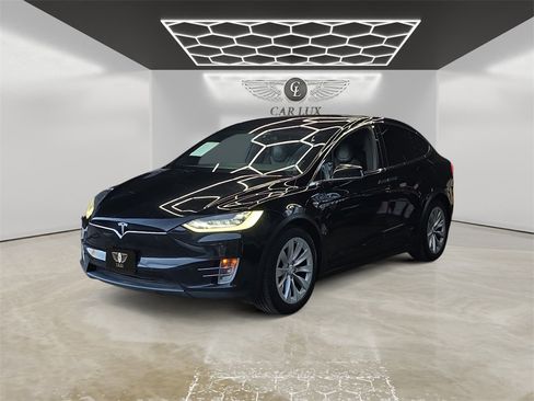 Used 2018 Tesla Model X 75D image 1