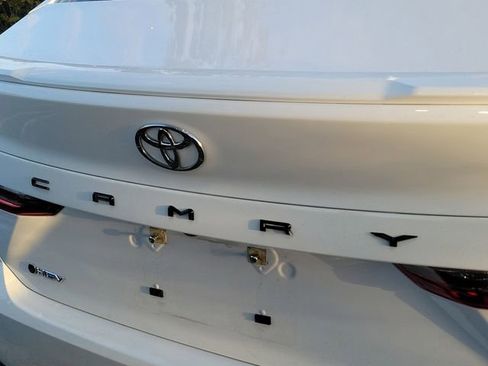 Used 2025 Toyota Camry SE FWD image 5