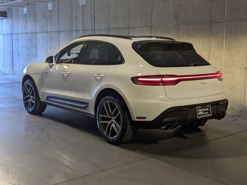 Certified 2025 Porsche Macan image 3
