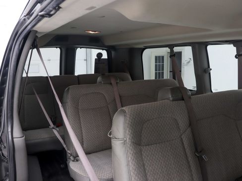 Used 2017 Chevrolet Express 2500 LS RWD image 11