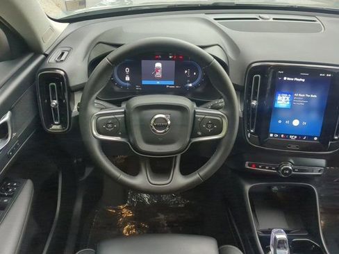 Used 2025 Volvo XC40 B5 Plus AWD/4WD image 15