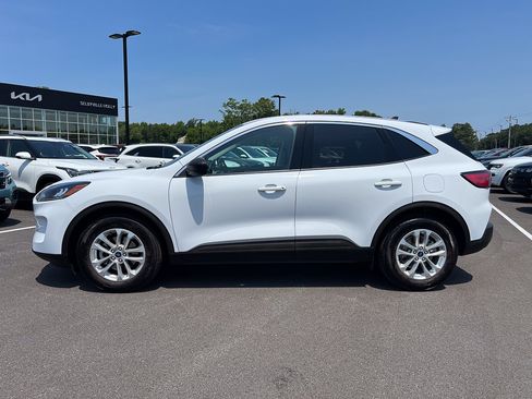 Used 2022 Ford Escape SE w/ Convenience Package FWD image 2
