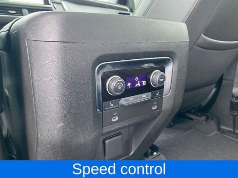 Used 2022 Chevrolet Suburban RST w/ Luxury Package image 21