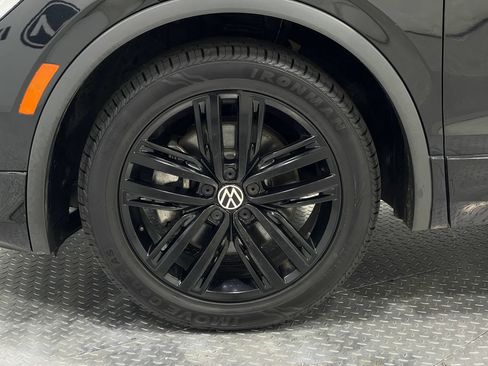Used 2022 Volkswagen Tiguan SE R-Line FWD image 37