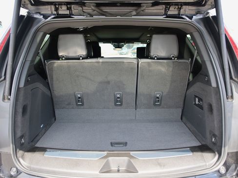 Used 2023 Cadillac Escalade Premium Luxury image 15