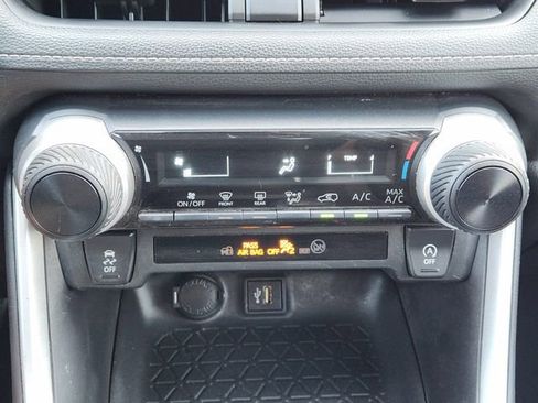 Certified 2023 Toyota RAV4 LE AWD/4WD image 17