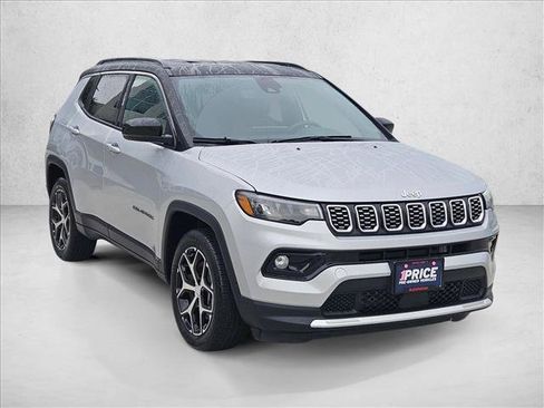 Used 2024 Jeep Compass Limited AWD/4WD image 3