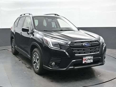 Used 2022 Subaru Forester Premium AWD/4WD image 6