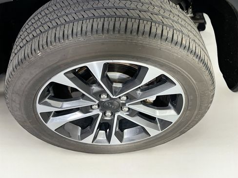 Used 2022 Jeep Grand Cherokee Overland w/ Luxury Tech Group IV image 33