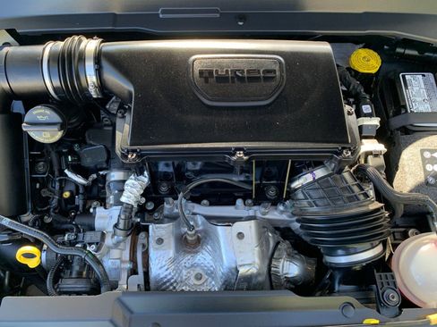 Used 2025 Jeep Compass Trailhawk image 31