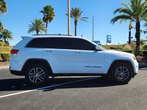 Used 2018 Jeep Grand Cherokee Limited image 7