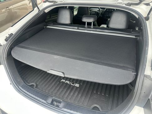 Used 2022 Toyota Prius AWD image 25