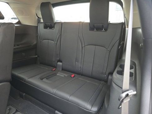 Certified 2024 INFINITI QX60 Luxe image 17