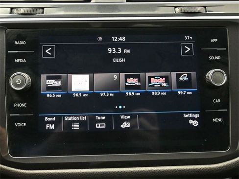 Used 2020 Volkswagen Tiguan SE w/ Panoramic Sunroof Package image 20