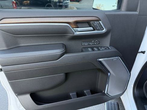 Used 2024 Chevrolet Silverado 1500 High Country w/ Technology Package image 33