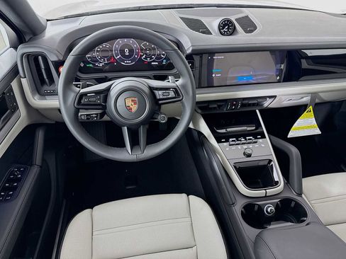 New 2026 Porsche Cayenne image 25