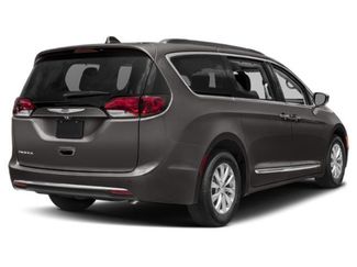Used 2018 Chrysler Pacifica Touring-L Plus w/ Advanced Safetytec Group FWD video 2
