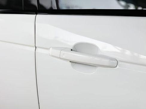 Used 2022 Land Rover Range Rover P525 Westminster Edition image 13