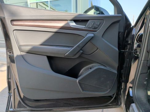 Used 2023 Audi Q5 2.0T Premium w/ Convenience Package image 14