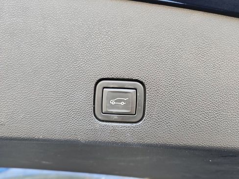 Used 2022 Cadillac XT6 Sport image 37