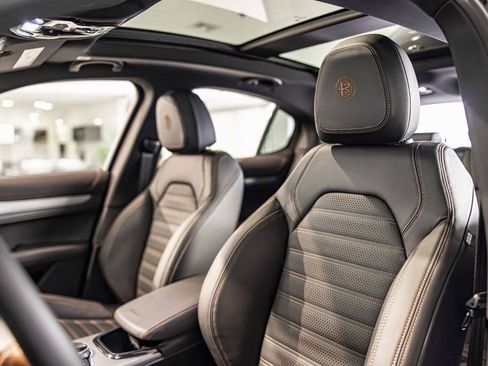 New 2025 Alfa Romeo Stelvio Sprint AWD/4WD image 19