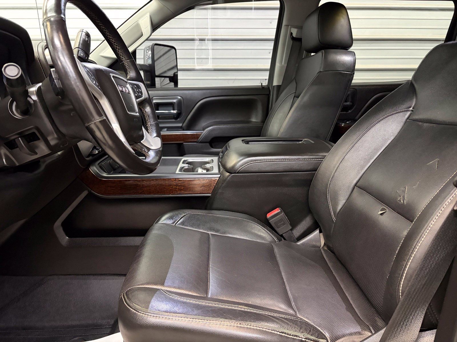 Used 2019 GMC Sierra 2500 SLT w/ Duramax Plus Package AWD/4WD image 12