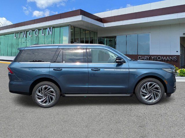 New 2027 Lincoln Navigator Premiere AWD/4WD image 3