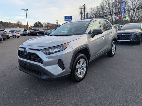 Used 2021 Toyota RAV4 LE image 6