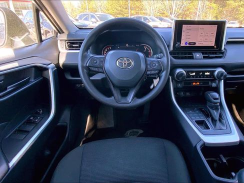 Used 2024 Toyota RAV4 LE image 6