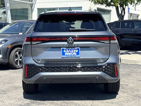 New 2026 Volkswagen Tiguan SE R-Line FWD image 4